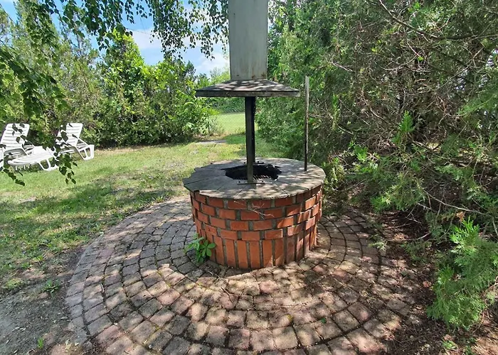 In 38374 * Balatonfenyves