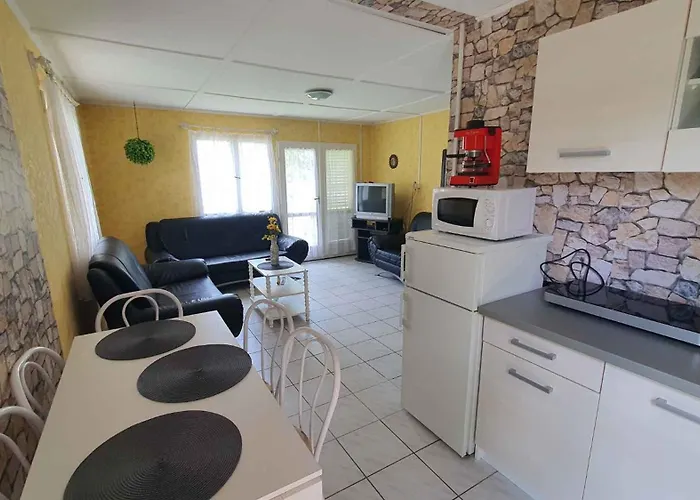 Vakantiehuis In 38374 Balatonfenyves