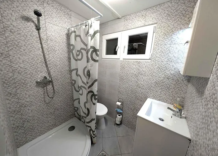 In 38374 Balatonfenyves